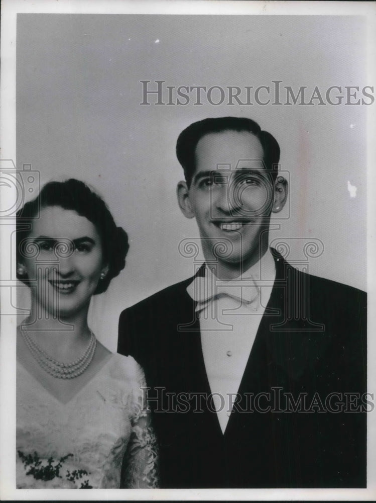 Load image into Gallery viewer, Press Photo Anthony P. Camarda and wife die in traffic accident
