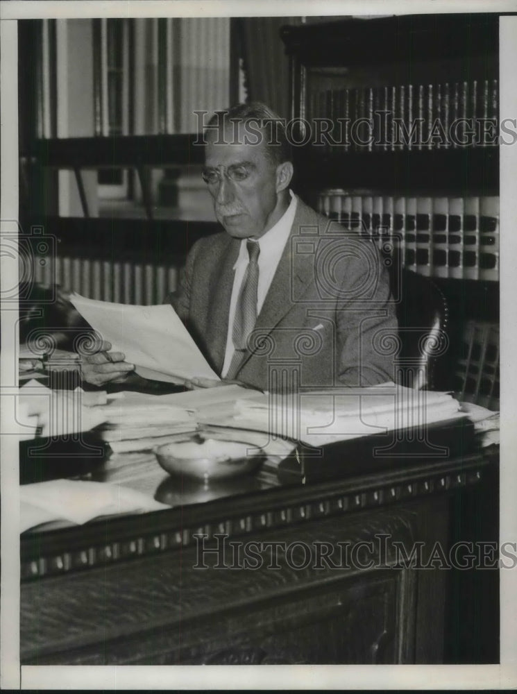 1934 Press Photo Rhode Island Governor Theodore Green Deals With Strikers