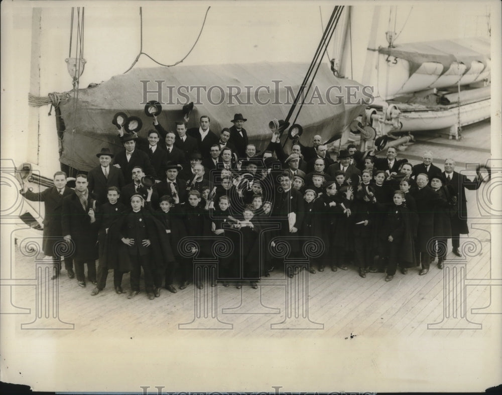 1927 Press Photo Vatican Choir arrives on the S.S. Paris- Historic Images