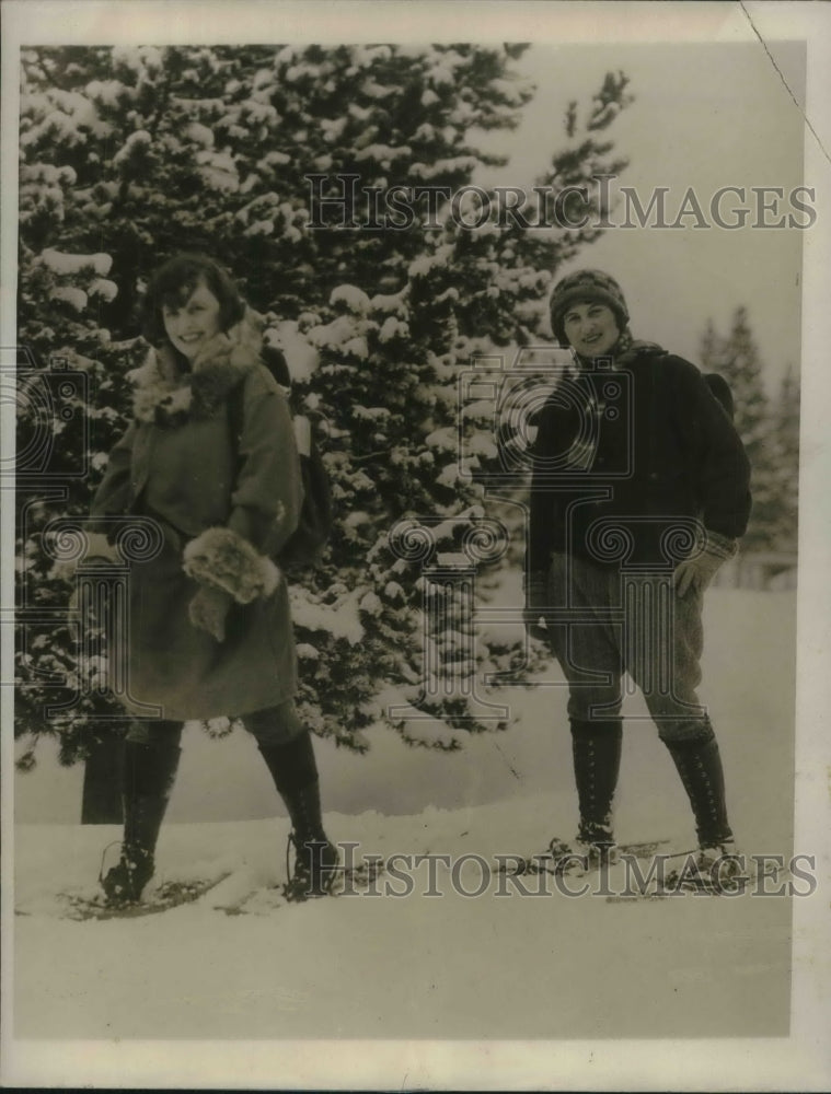 1928 Press Photo Lila Carter w/ her friend Isabelle Olsen - nec28220