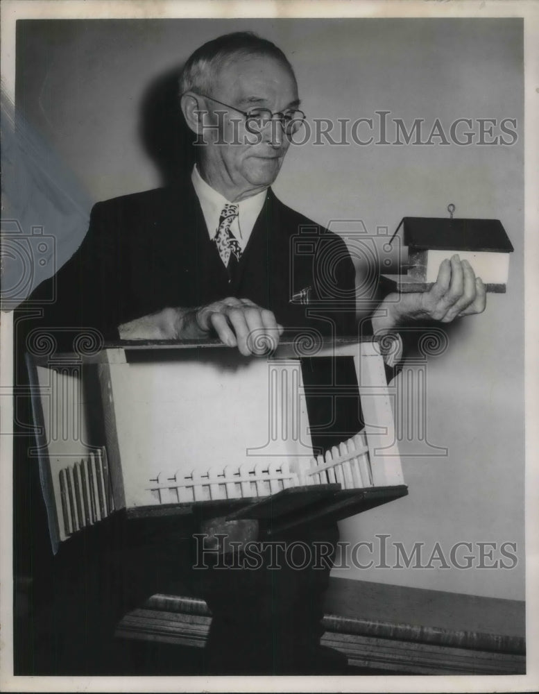 1951 Press Photo Frank Kalal and his Bird Houses