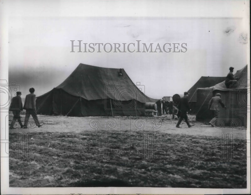 Load image into Gallery viewer, 1951 Press Photo Major Gen Lee Sang Cho &amp;Lt. Colonel Tsai Cheng Wen discuss
