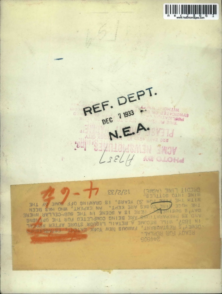 1933 Press Photo Dewey's restaurant famous NYC restaurant becomes liquor store