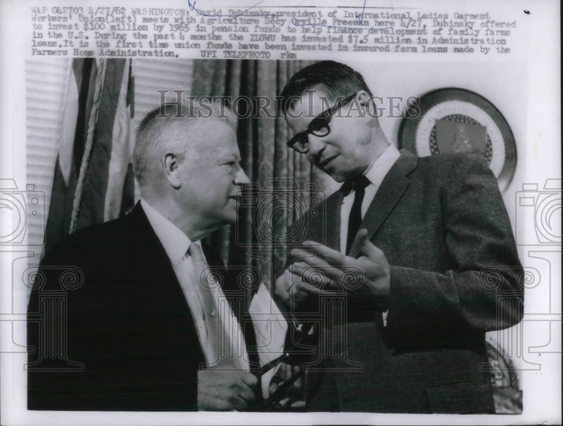 Load image into Gallery viewer, 1962 Press Photo David Dumbinsky pres. of ladies garment union
