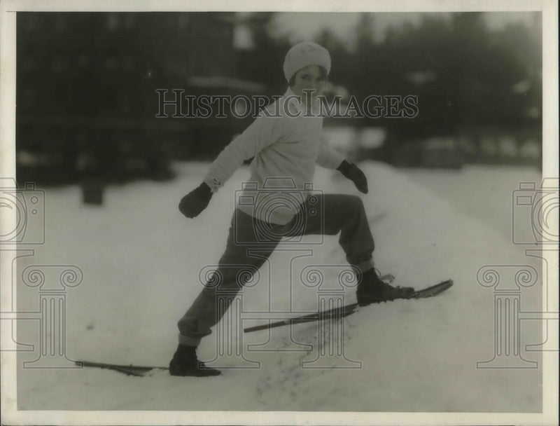 Load image into Gallery viewer, 1929 Press Photo Winter season opens in Lake Placid, NY
