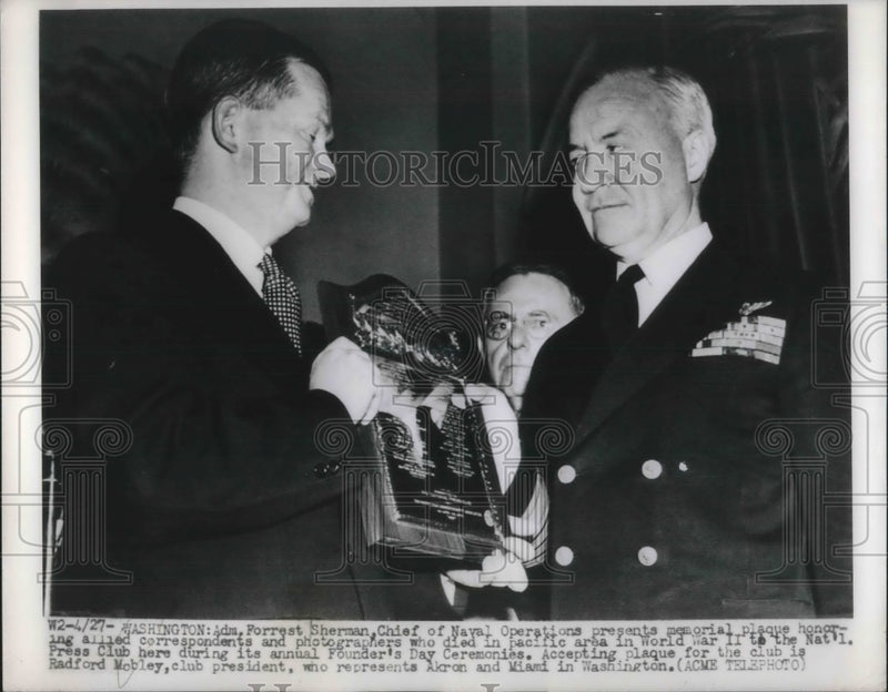 Load image into Gallery viewer, 1950 Press Photo Forrest Sherman Chief Of Naval Operations Presents Press Plaque
