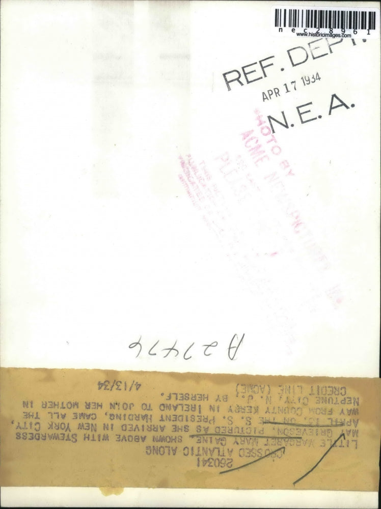 1934 Press Photo Little Girl Margaret Gaine With Stewardess On Boat SS Harding