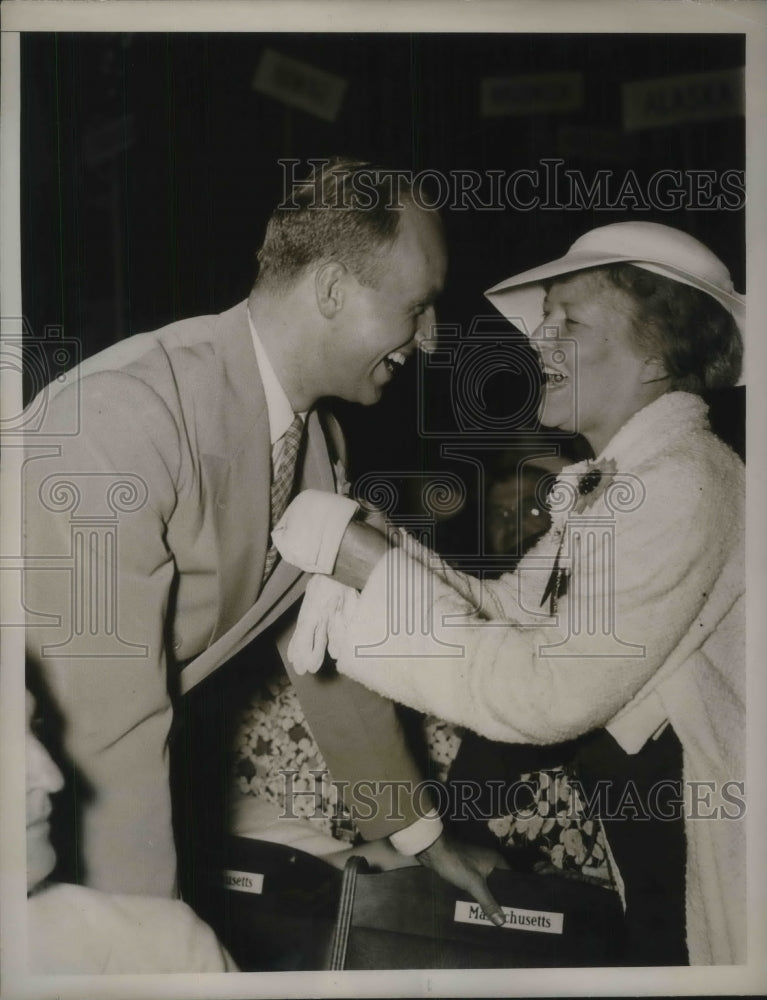 Load image into Gallery viewer, 1936 Press Photo James Roosevelt gets a flower from a delegate at convention
