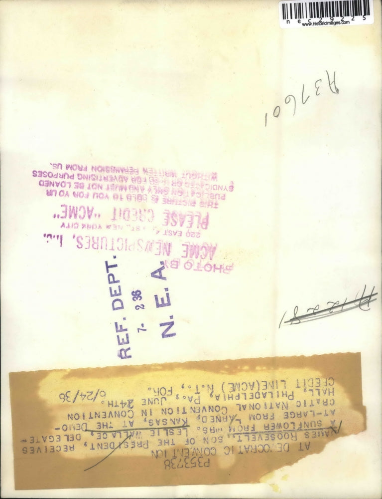 1936 Press Photo James Roosevelt gets a flower from a delegate at convention