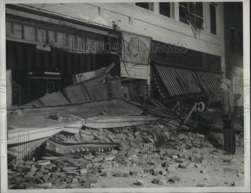 1933 Press Photo over hundred dead in California Earthquake. Los Angeles CA. - Historic Images