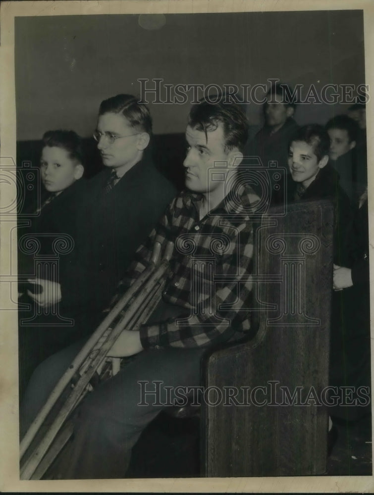 1938 Press Photo Michael Vuk (left front) and William Kelly, 14y/o (right near)