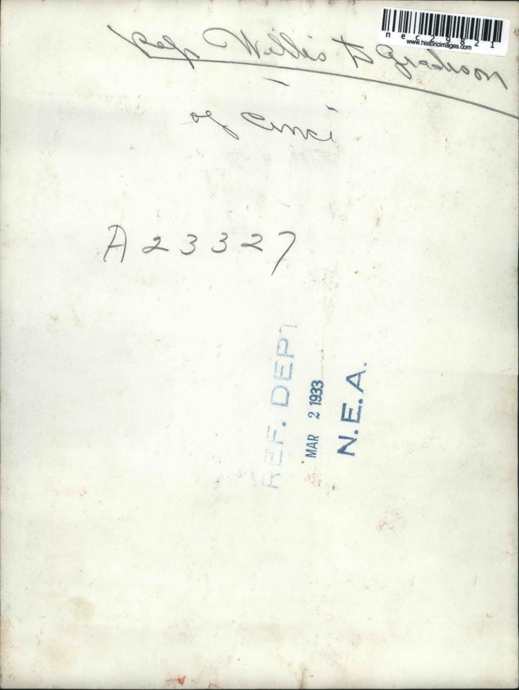 1933 Press Photo Rep Willis Gradison of Cincinnati deliberating on the floor