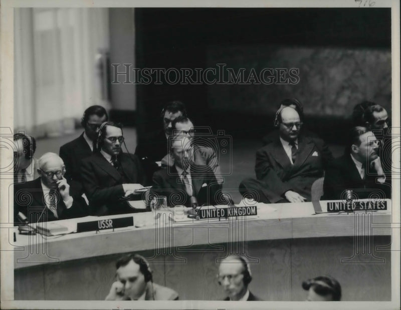 Load image into Gallery viewer, 1954 Press Photo UN members listen to Isreal complaint against Egypt
