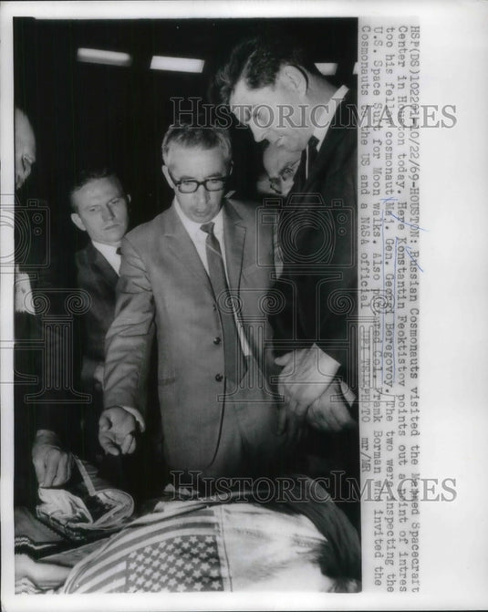 1969 Press Photo Houston, Tx. Russian cosmonauts K Feoktistov,Maj Gen Beregovoy