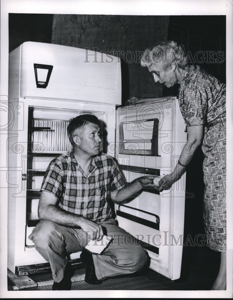 Load image into Gallery viewer, 1956 Press Photo safety release mechanism inside refrigerator
