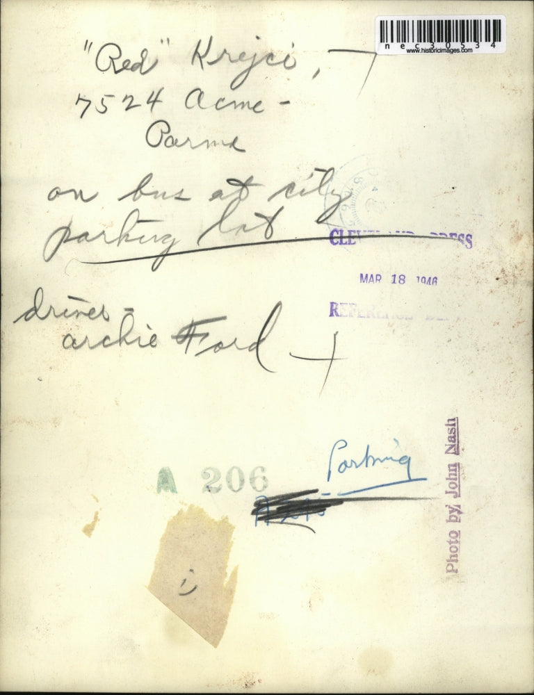 1946 Press Photo Red Krejci Getting on Bus at City Parking Lot