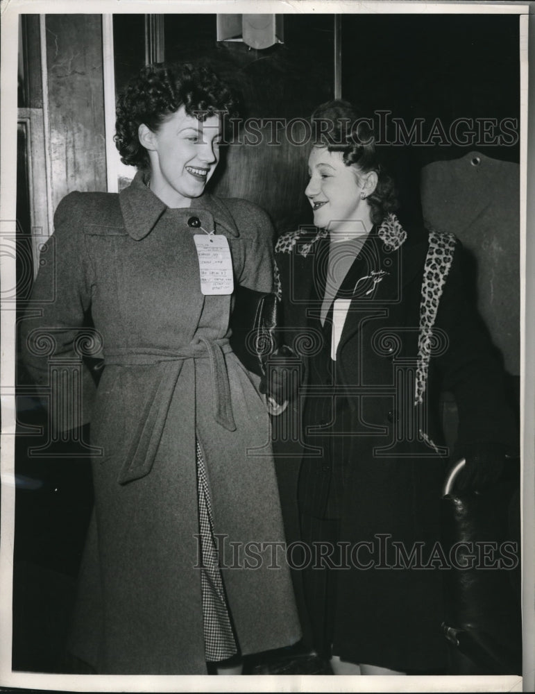 1946 Press Photo Ivy Ashmore & Josephine Repper Wives of US Soldiers