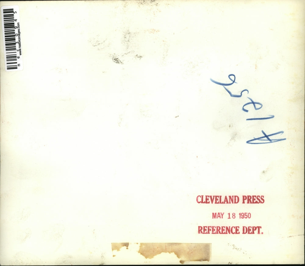 1950 Press Photo Edward Yates inspects his flooded home. Winnepeg canada