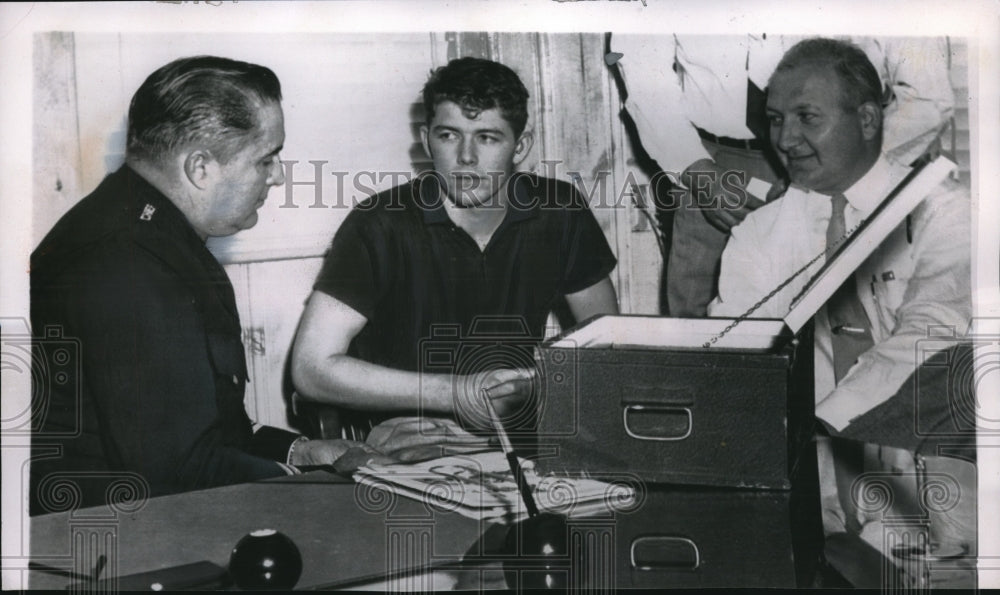 1955 Press Photo Cpl. Gerald Gadd, 19, Chief Ernest Sikes - nec31091