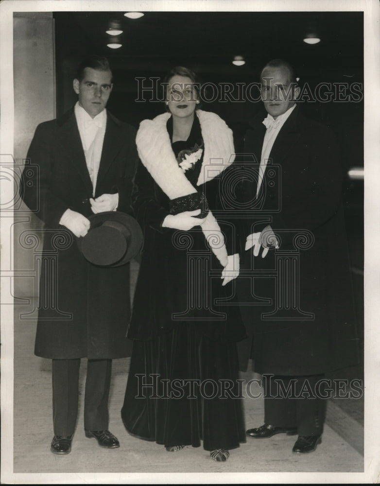 1932 Press Photo Curtis Grimm Jr., Mrs. Grim Jr. and Mr. McClelland Shinn