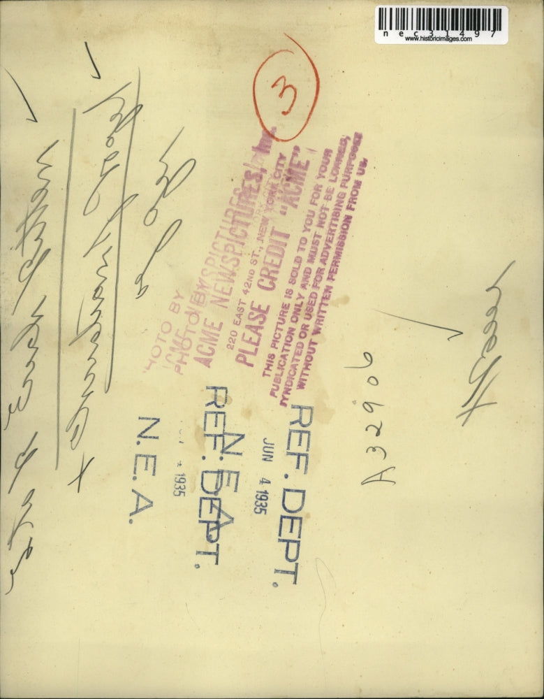 1935 Press Photo Germans Erich Ritter & Christian Vogel Drink Beer