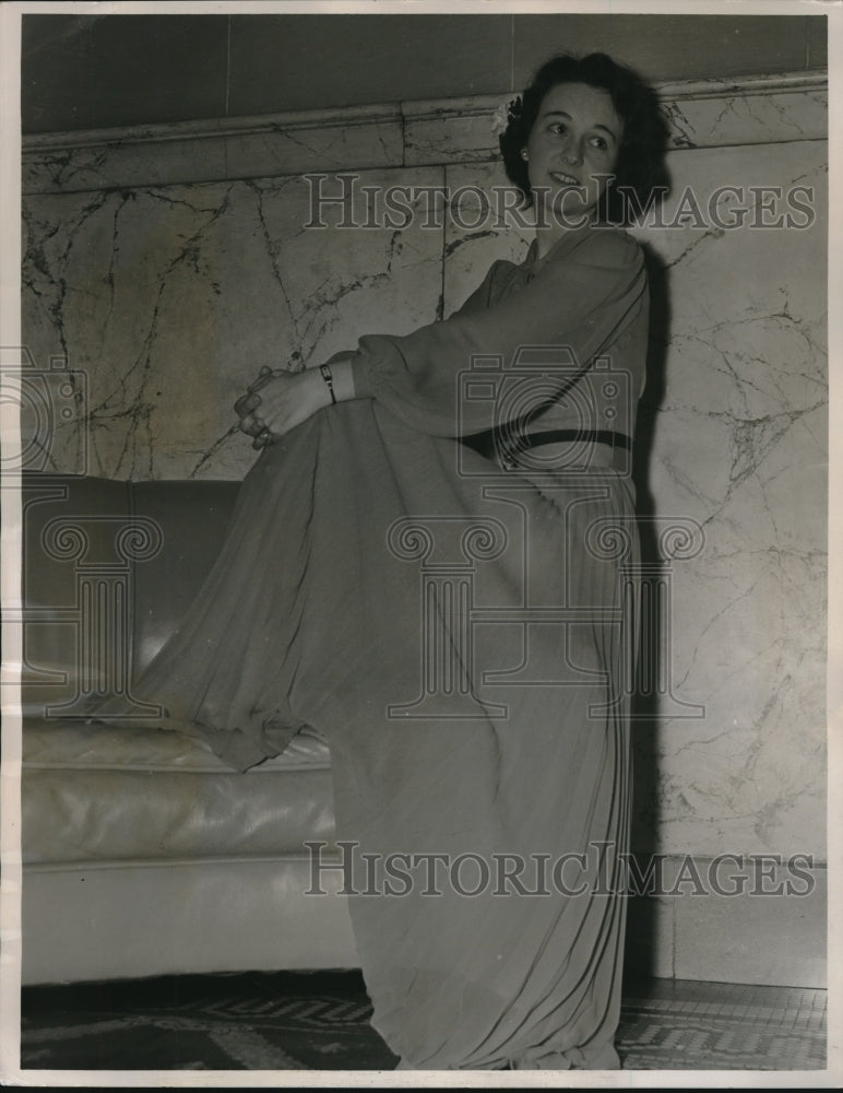 1939 Press Photo Peggy Gavin voted Most Berautiful, Wheaton College