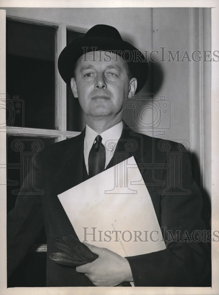 1946 Press Photo Canadian Envoy Humphrey Hume Wrong Arrives In Washington, D.C.
