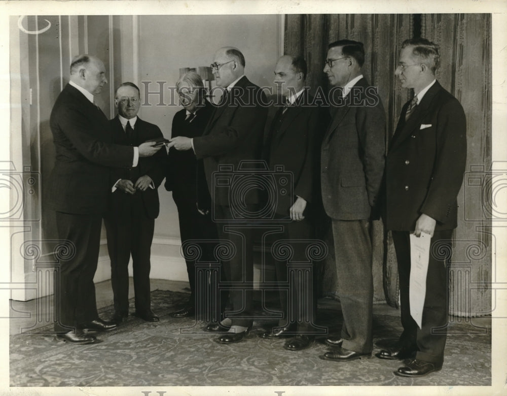 1929 Press Photo The Annual award of Anthony N Brady Memorial Medals