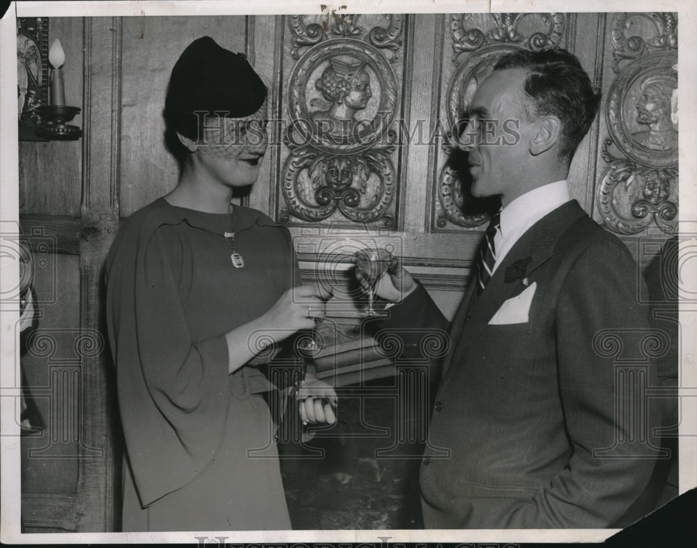 1935 Press Photo Miss Medora T. Roosevelt and Alexander Phillip
