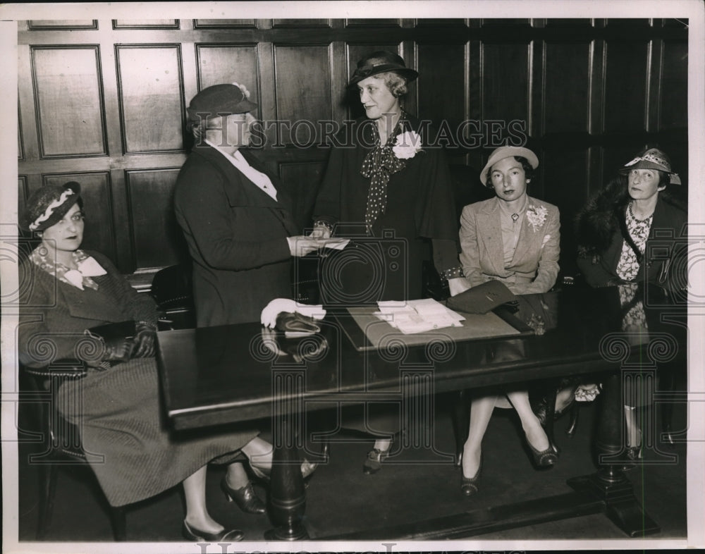 1935 Press Photo NY Gov wife Mrs HH Lehman, Mr sJ Rossman,Mrs L Bloomingdale,