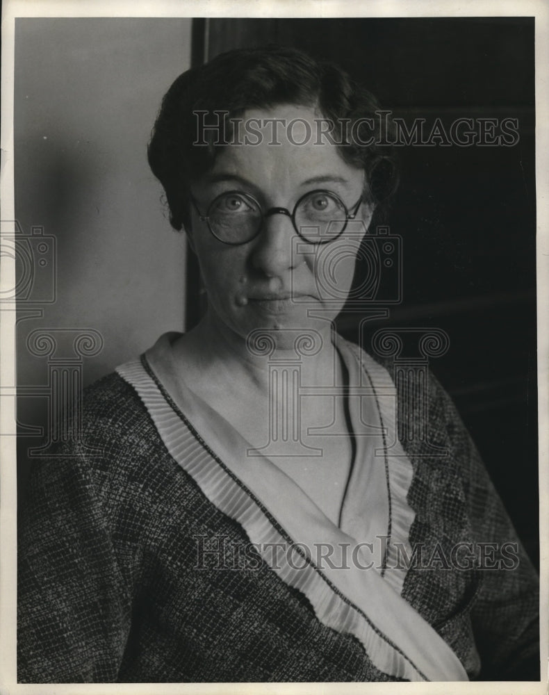 1933 Press Photo Miss Ina Granger Clerk, Mainfield Hts- Historic Images