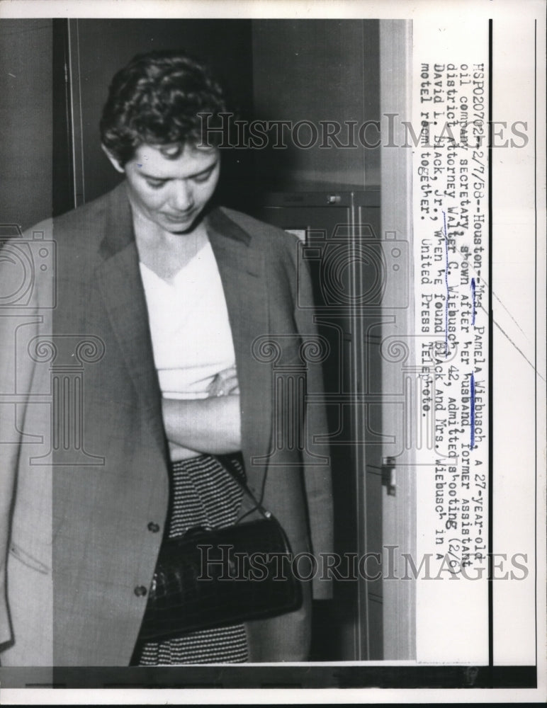 Load image into Gallery viewer, 1958 Press Photo Houston, Tx. Mrs Pam Wiebusch, husband shot her lover to death
