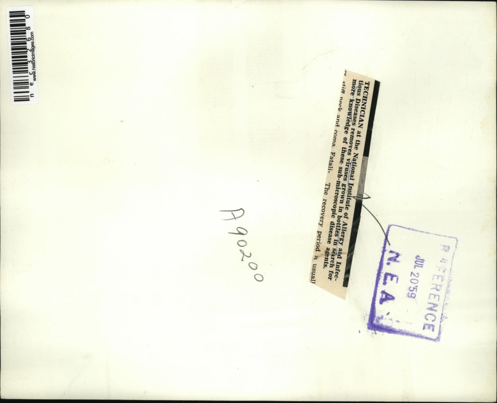 1959 Press Photo technician at Nat'l Institute of Allergy & Infectious Diseases