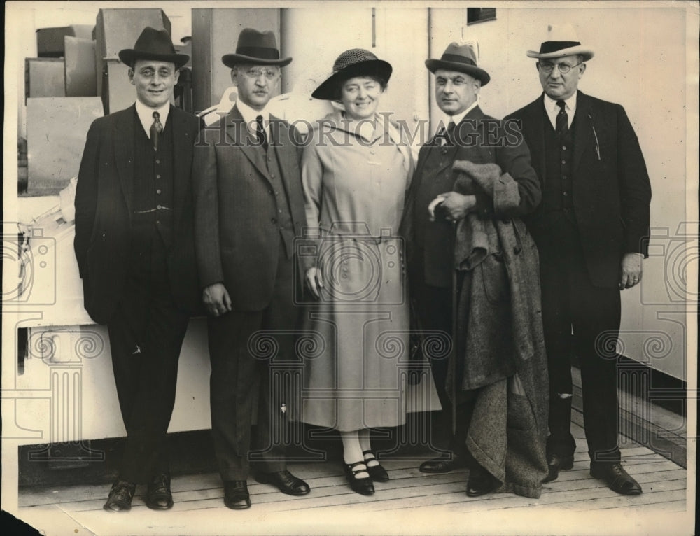1922 Press Photo Dr. De Witt Steiter Studies Conditions Abroad - nec32715