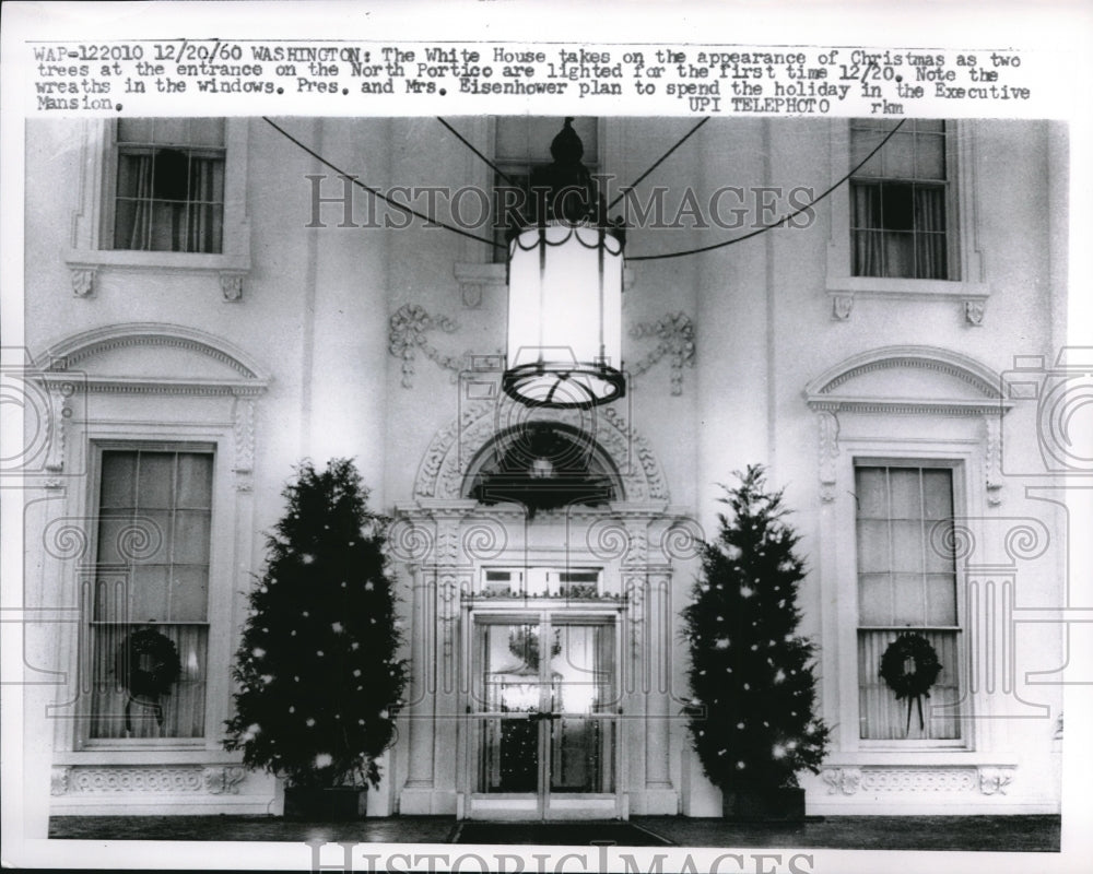 1960 Press Photo North Portico of White House decorated for Christmas