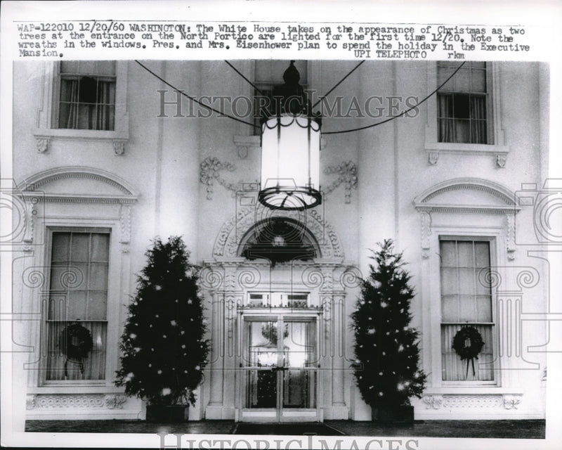 Load image into Gallery viewer, 1960 Press Photo North Portico of White House decorated for Christmas
