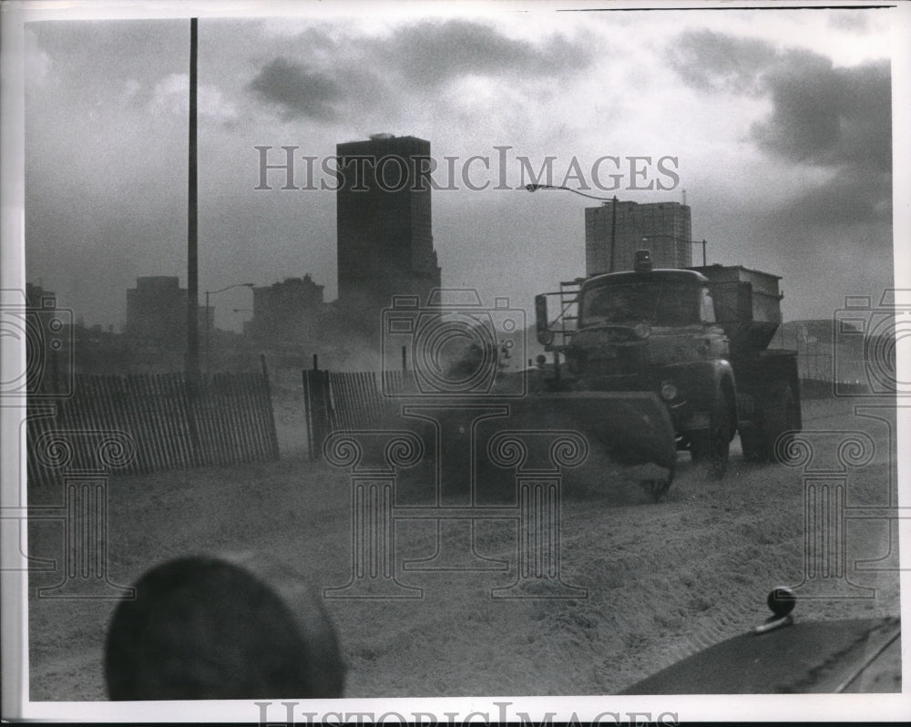 1966 Press Photo North Marginal Rd.- Historic Images