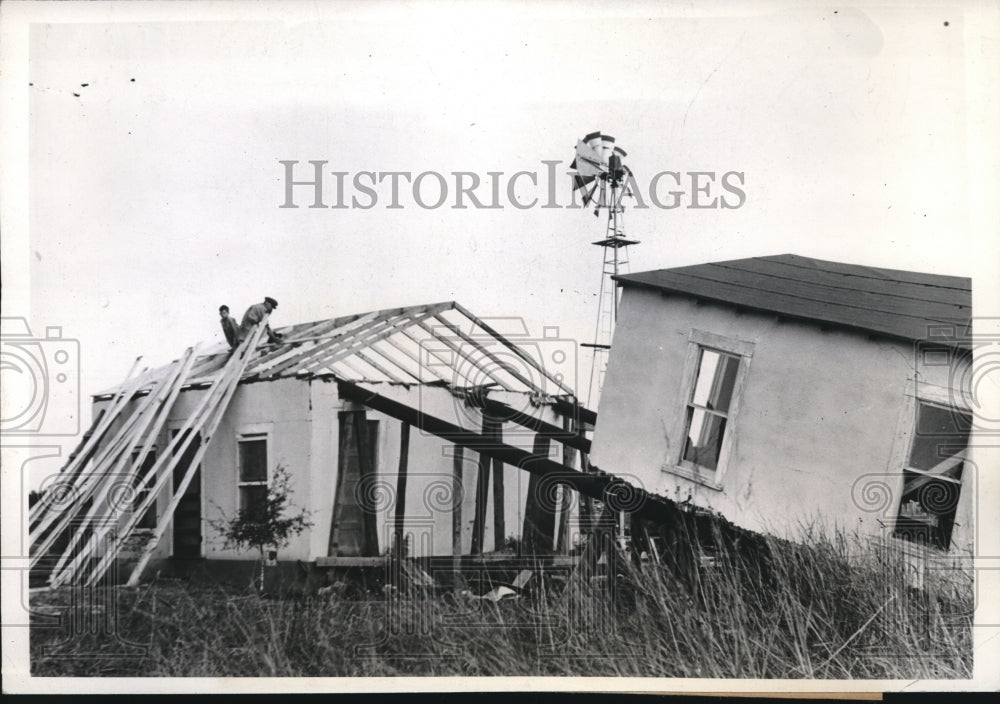 1941 Press Photo Need another house-cut your old one in two