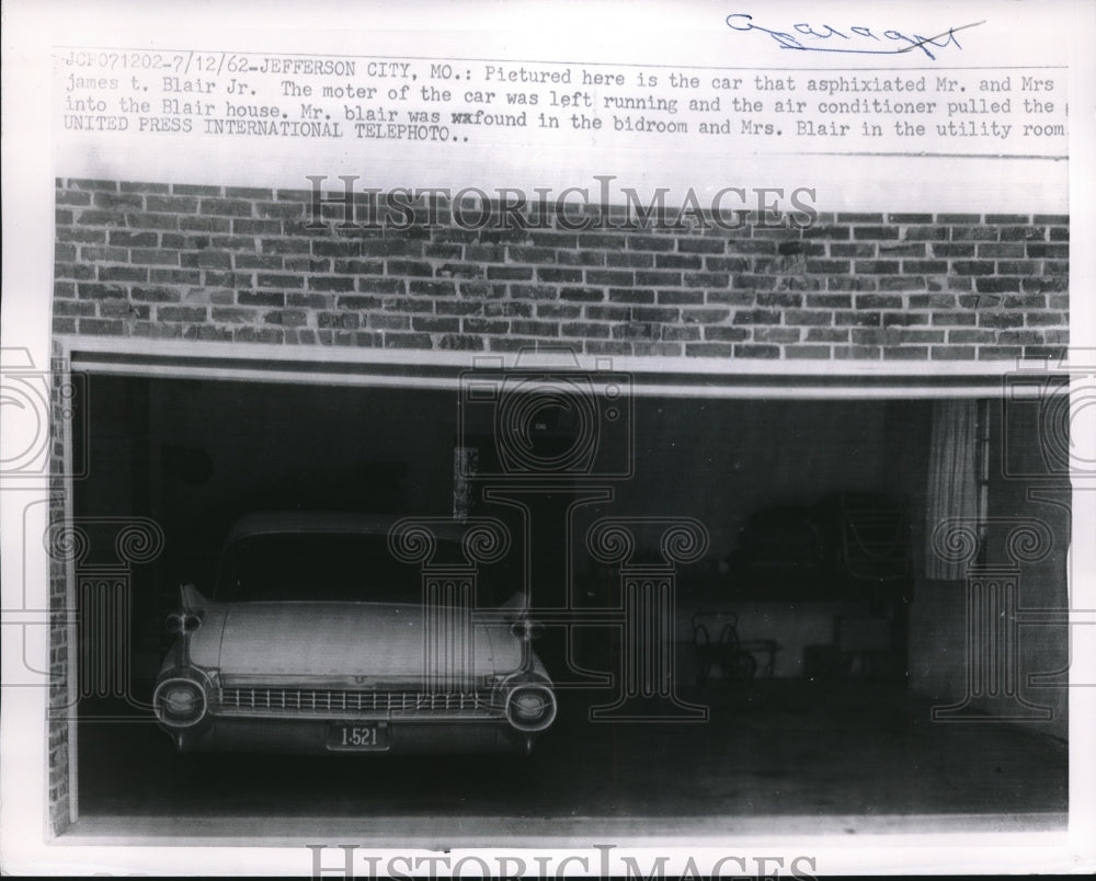 1962 Press Photo Car That Asphixiated Me &amp; Mrs James Blair- Historic Images