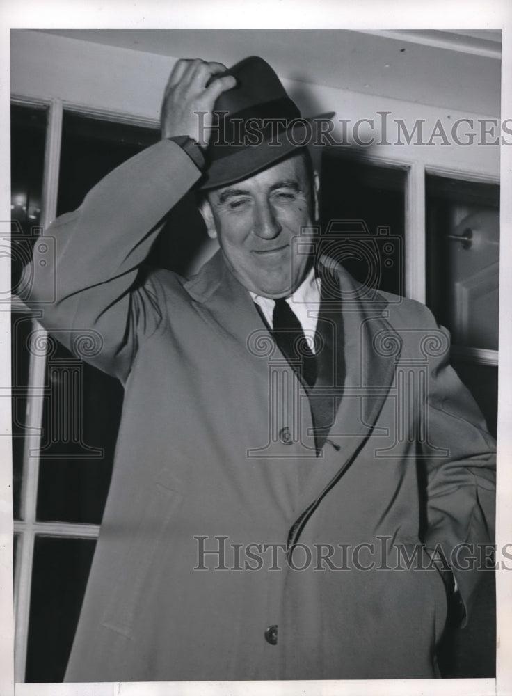 1947 Press Photo Chester Bowles calls on president Truman. Washington, DC
