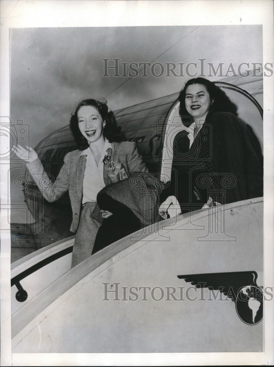 1945 Press Photo Miss Laura Braden and Mrs. Patricia Braden Clark.- Historic Images