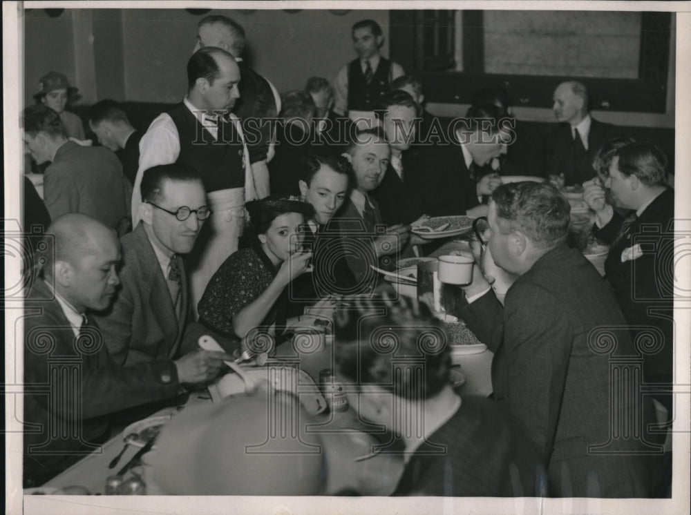 1937 Press Photo San Francisco top chefs cook for hotel employees during strike
