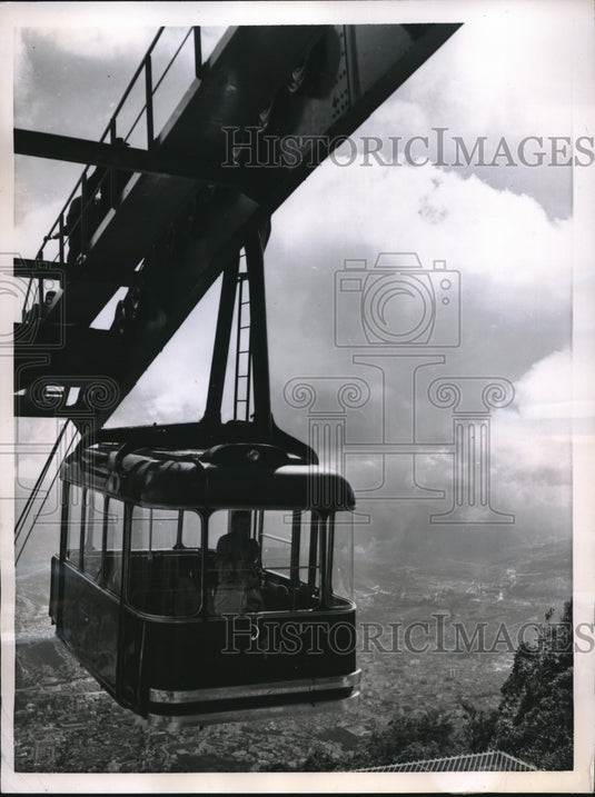 1955 Press Photo Caracas, Venezuela, cable car view 7000 feet over the city- Historic Images