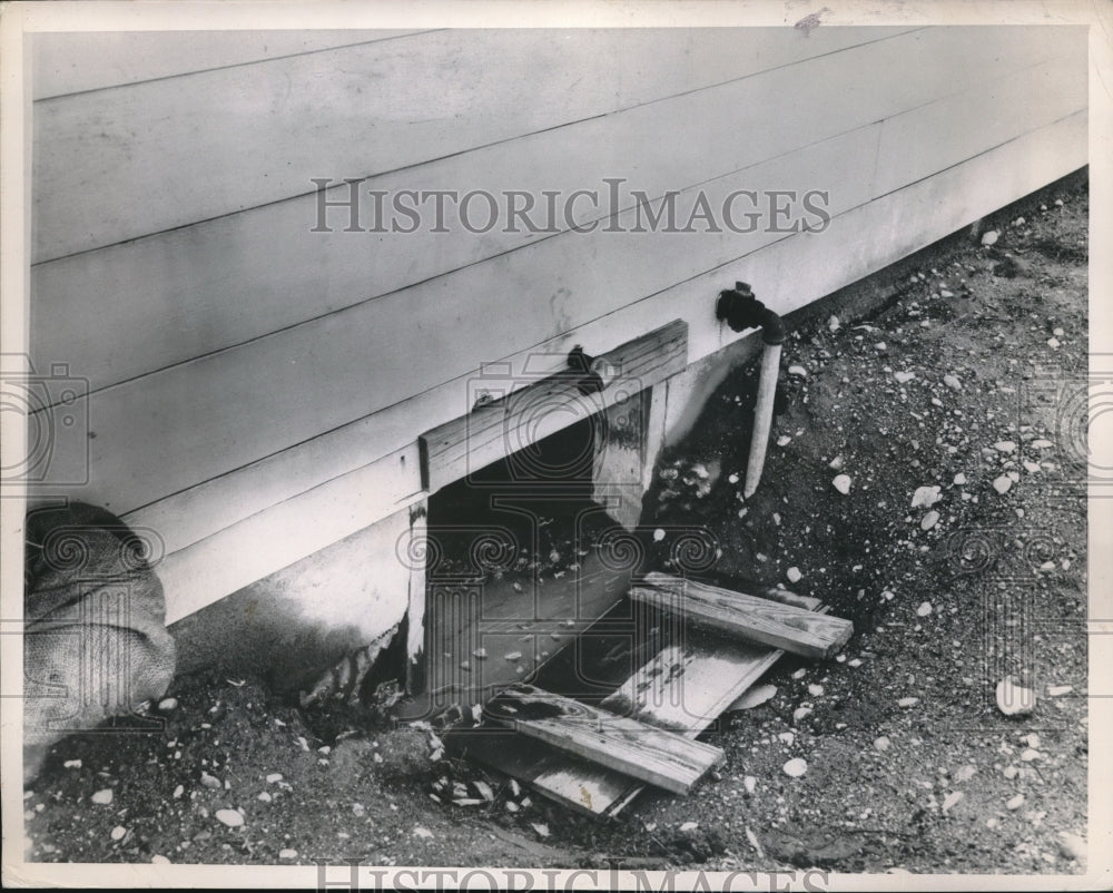 1948 Press Photo Crumbling House Foundation At Veterans Housing