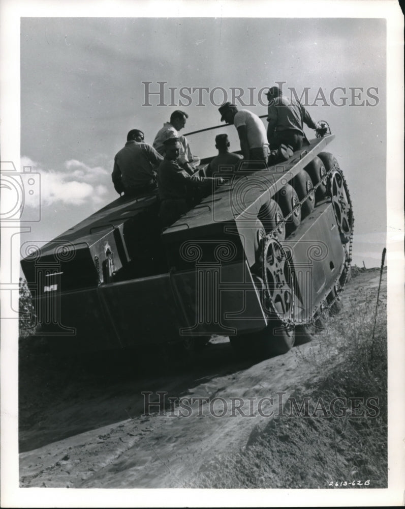 1962 Press Photo New amphibian for Marine Corps called Airoll - Historic Images