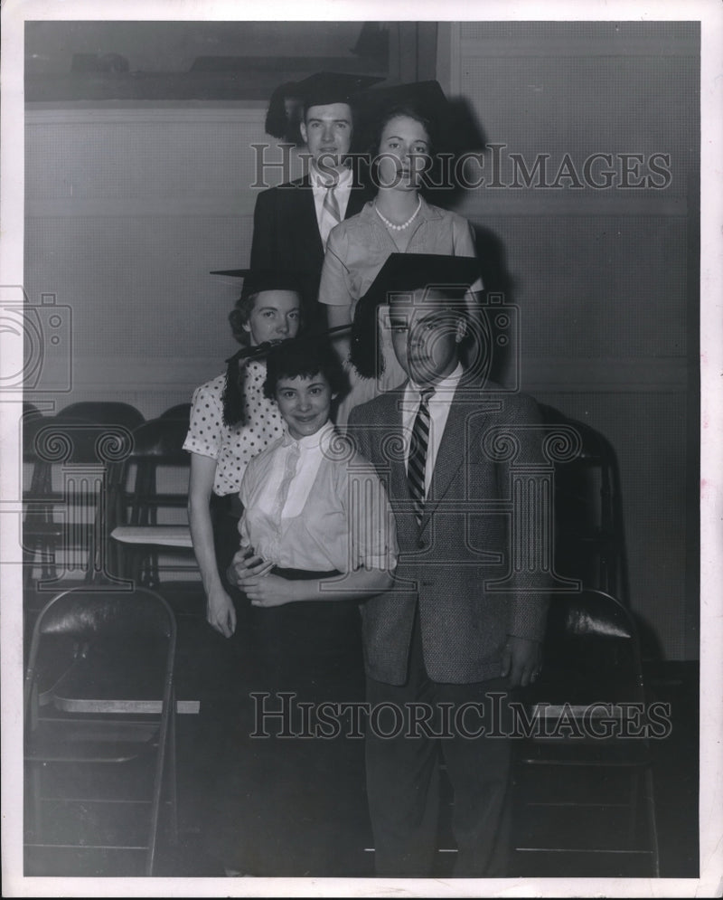 Load image into Gallery viewer, 1954 Press Photo students

