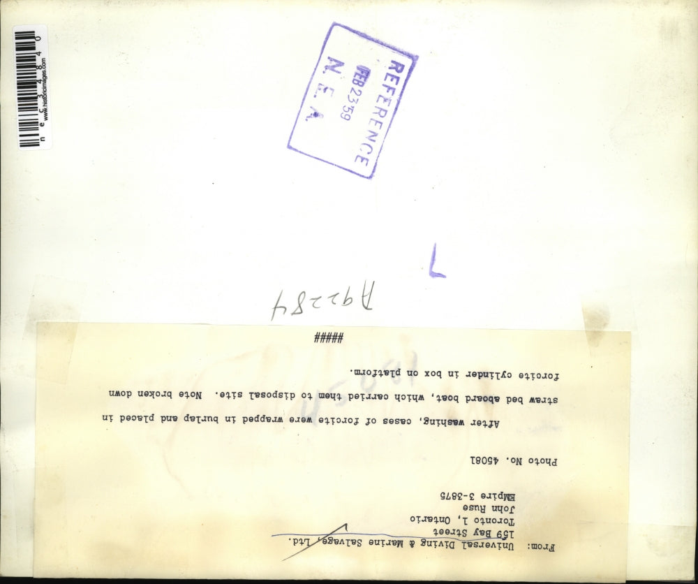 1959 Press Photo straw bed boat carries forcite to disposal site. Toronto