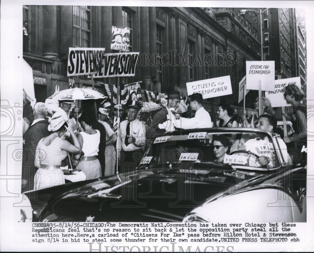 1956 Press Photo Citizens For Ike do drive-by of Democratic National Convention