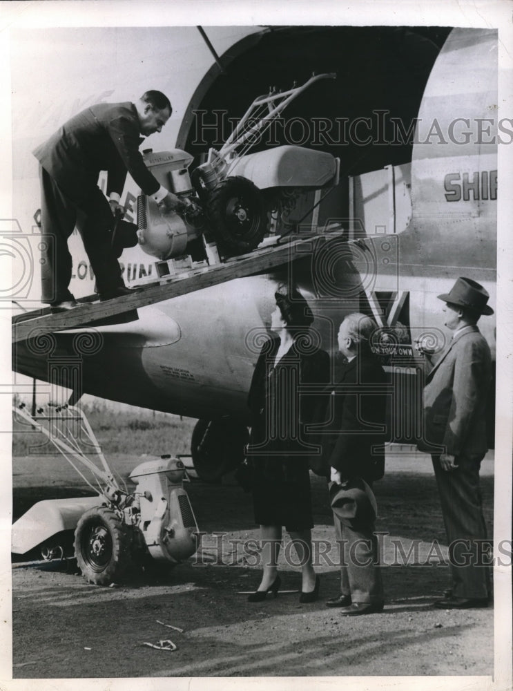 1946 Press Photo Planes send revolutionary farm equipment- Historic Images