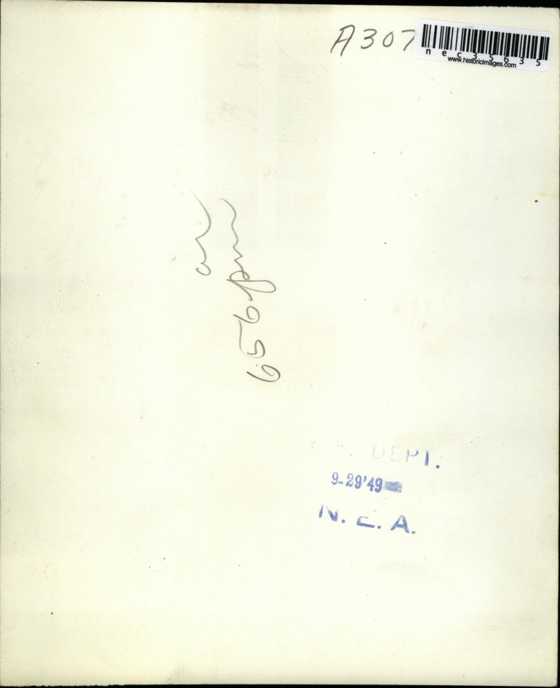 1949 Press Photo Webb Iowa returning to the house where he was born.